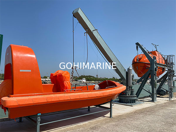 IACS Approved SOLAS 4.0m 6 Persons FRP Rescue Boat With Single Arm Launching Davit